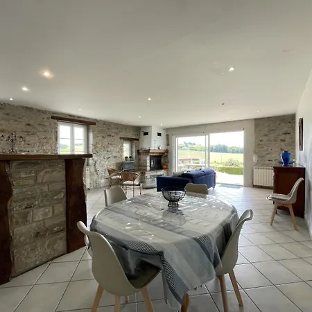 Loustaou Holiday home