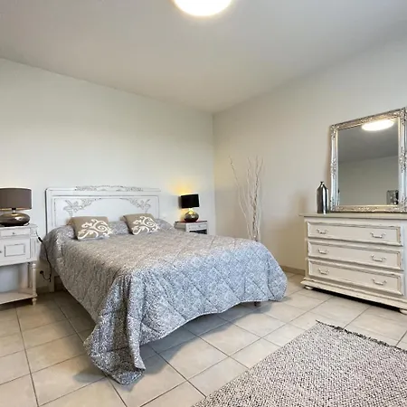 Loustaou Holiday home *