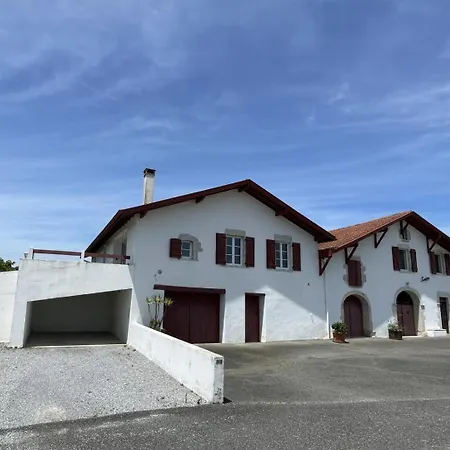 Nyaraló Loustaou